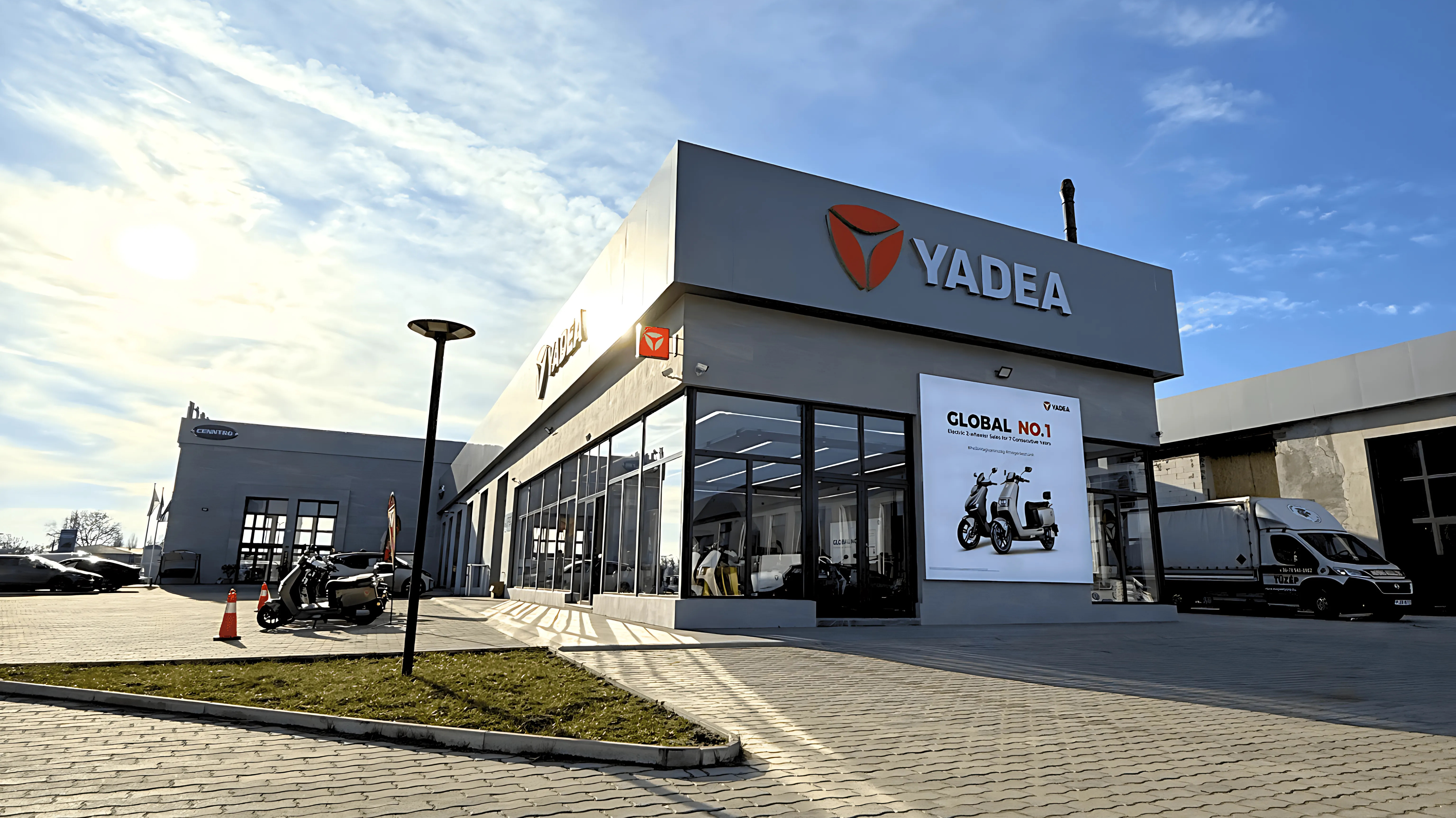 Kapcsolj rá a Yadeával - Ünnepélyesen megnyílt az első magyarországi YADEA márkakereskedés!