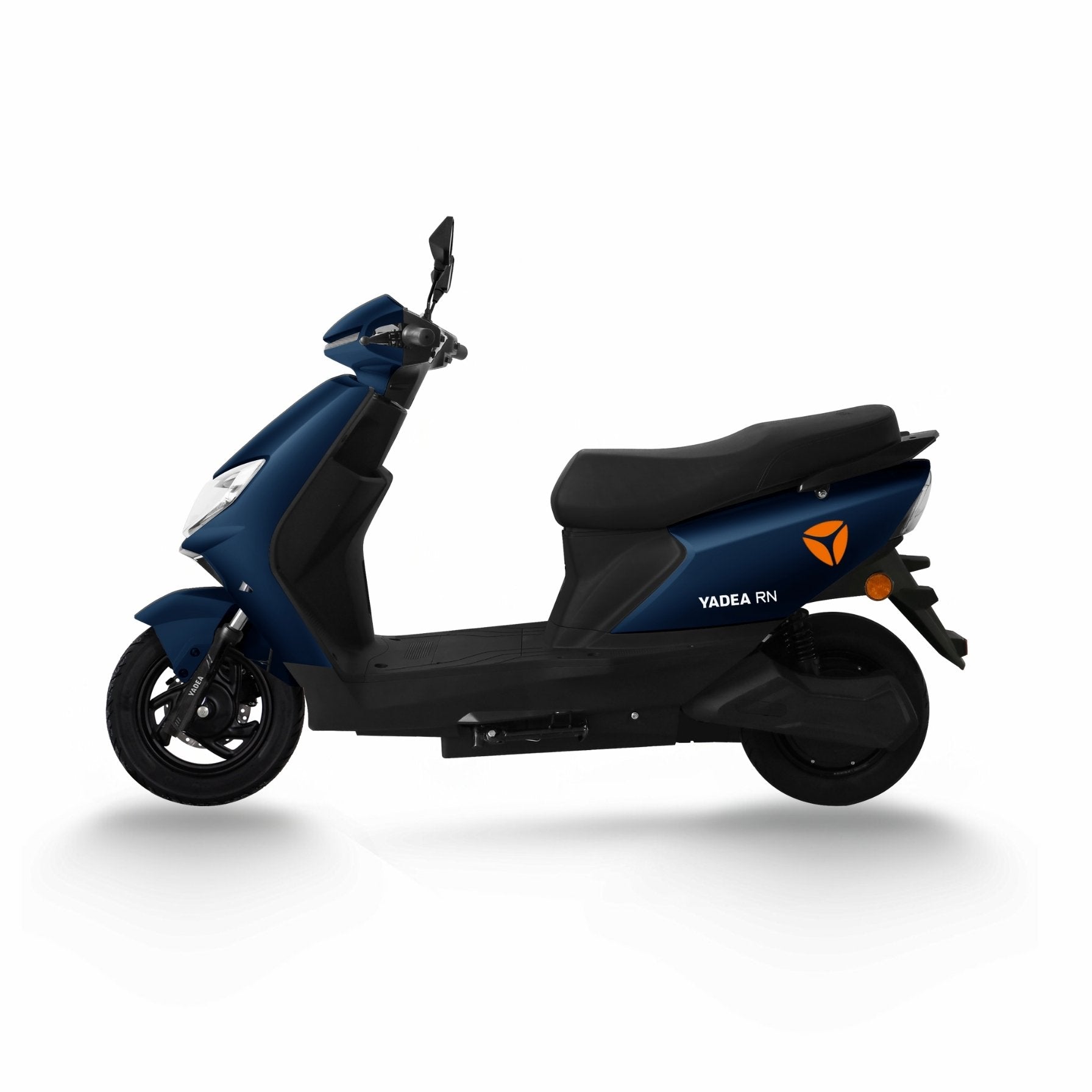 YADEA RN elektromos robogó (72V 23Ah grafén, 45km/h, 2300W, 52N·m, 62kg)
